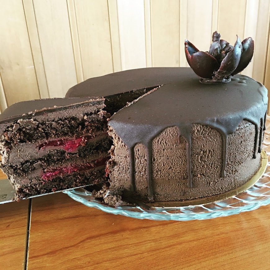 עוגת שוקולד עם דובדבן