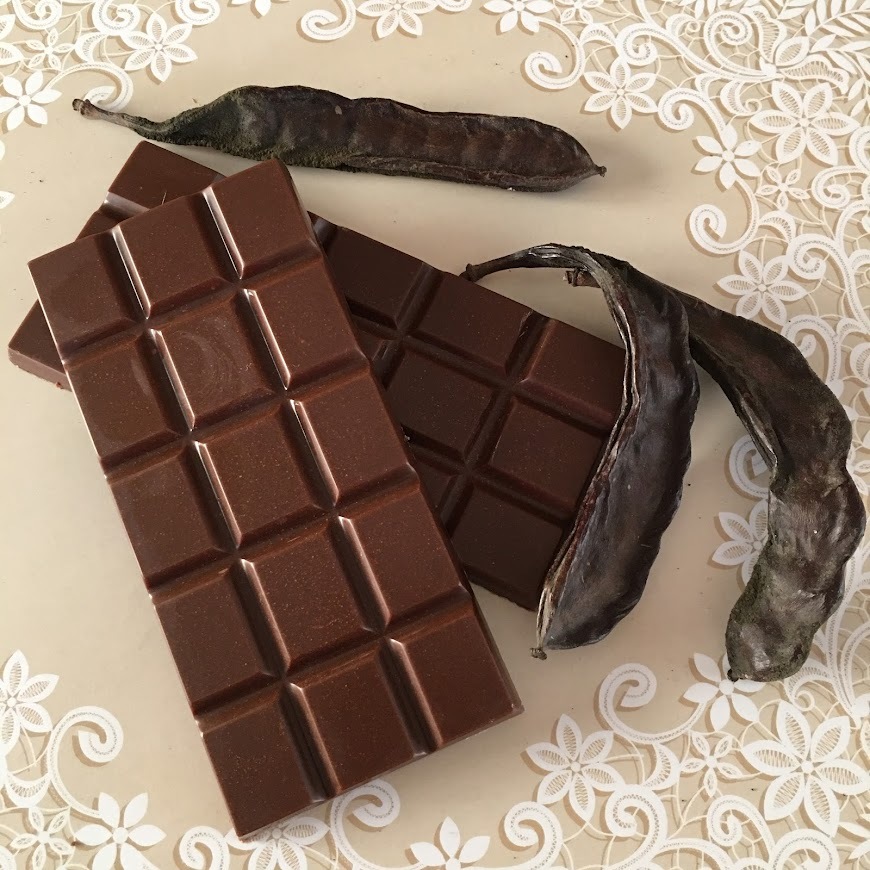 בר שוקולד עם חרובים ללא קקאו